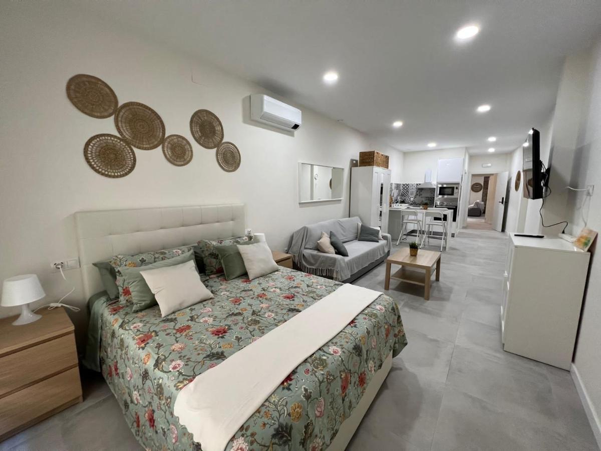 Centro Estudio Trinidad Malaga 3 Eksteriør bilde