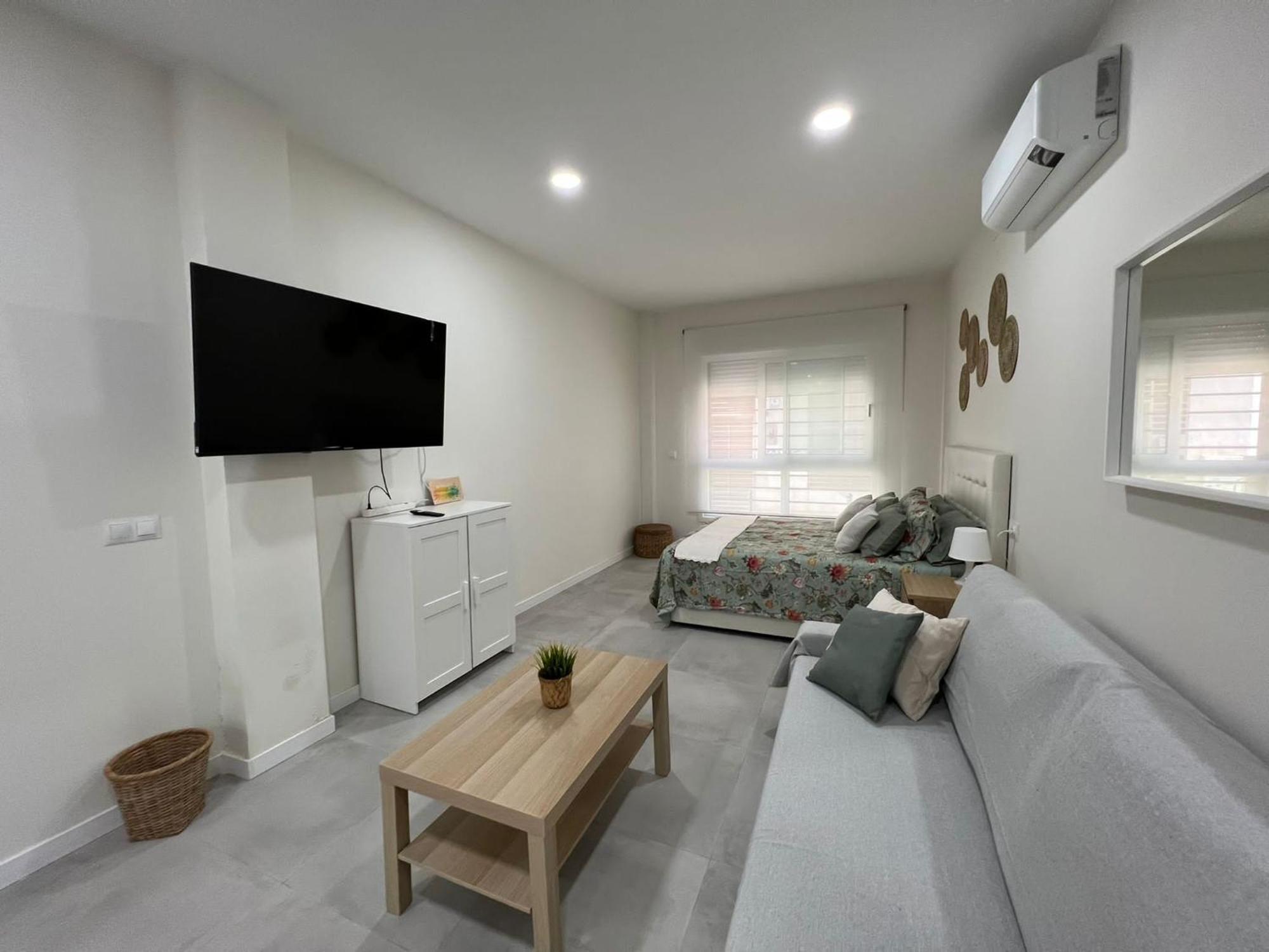 Centro Estudio Trinidad Malaga 3 Eksteriør bilde